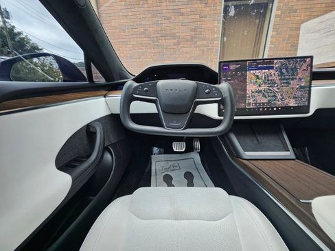 Used 2025 Tesla Model S AWD/4WD image 4