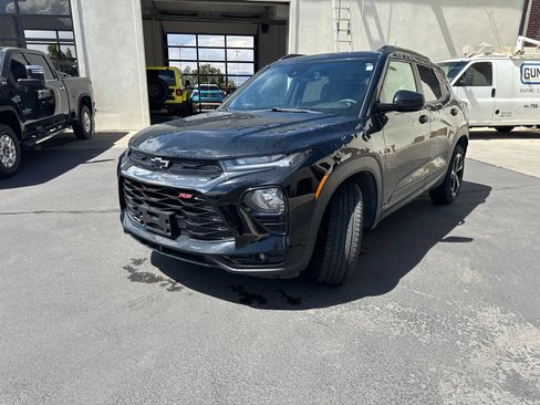 Used 2021 Chevrolet TrailBlazer RS w/ Technology Package FWD image 4