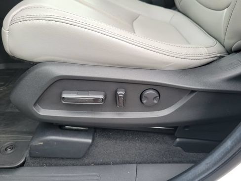 Certified 2025 Honda Pilot Touring image 16