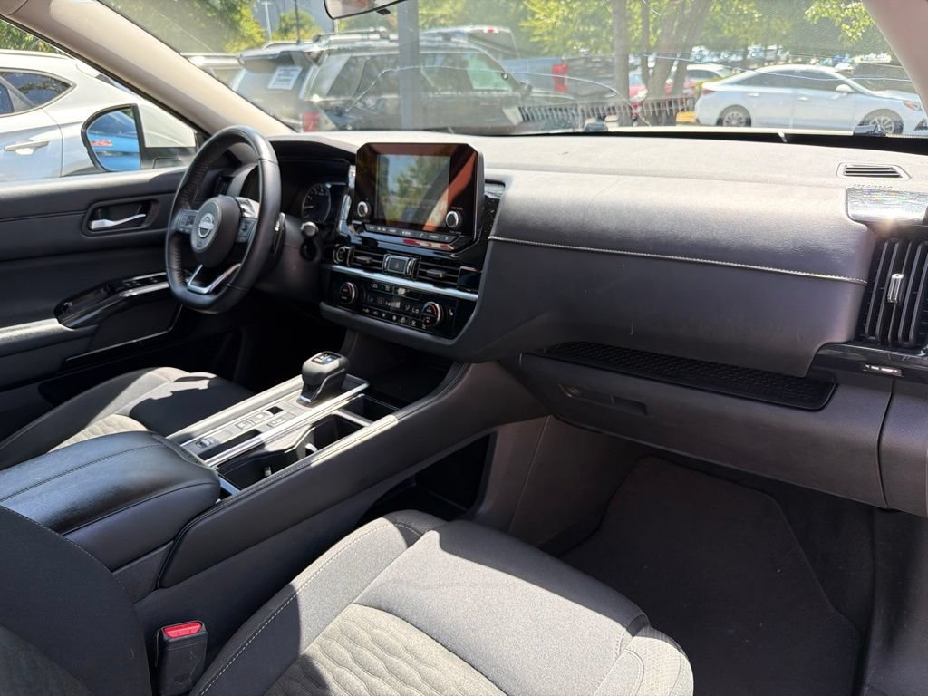 Used 2022 Nissan Pathfinder SV FWD image 33