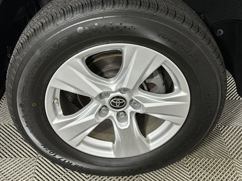 Used 2021 Toyota RAV4 LE image 70