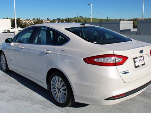 Used 2014 Ford Fusion Energi SE w/ Driver Assist Package image 5