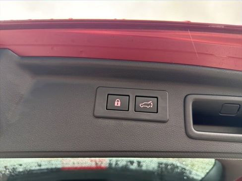 Used 2023 Subaru Forester Limited image 31