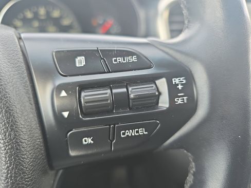 Used 2018 Kia Sorento SX image 17