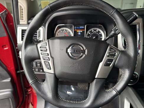 Used 2019 Nissan Titan PRO-4X image 10