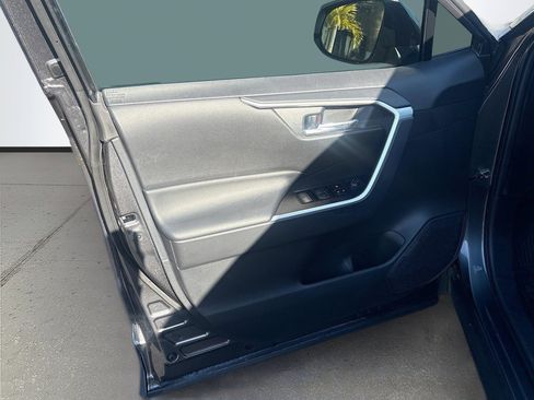 Used 2022 Toyota RAV4 XLE image 26