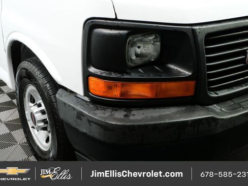 Used 2017 GMC Savana 2500 RWD image 28