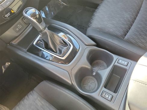 Used 2018 Nissan Rogue SV w/ Premium Package image 13