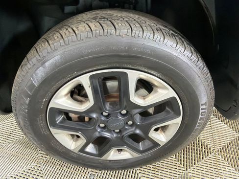 Used 2018 Jeep Compass Trailhawk w/ Leather Interior Group image 12