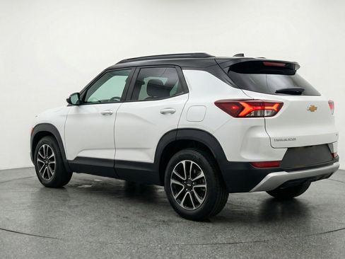 Used 2025 Chevrolet TrailBlazer LT image 6