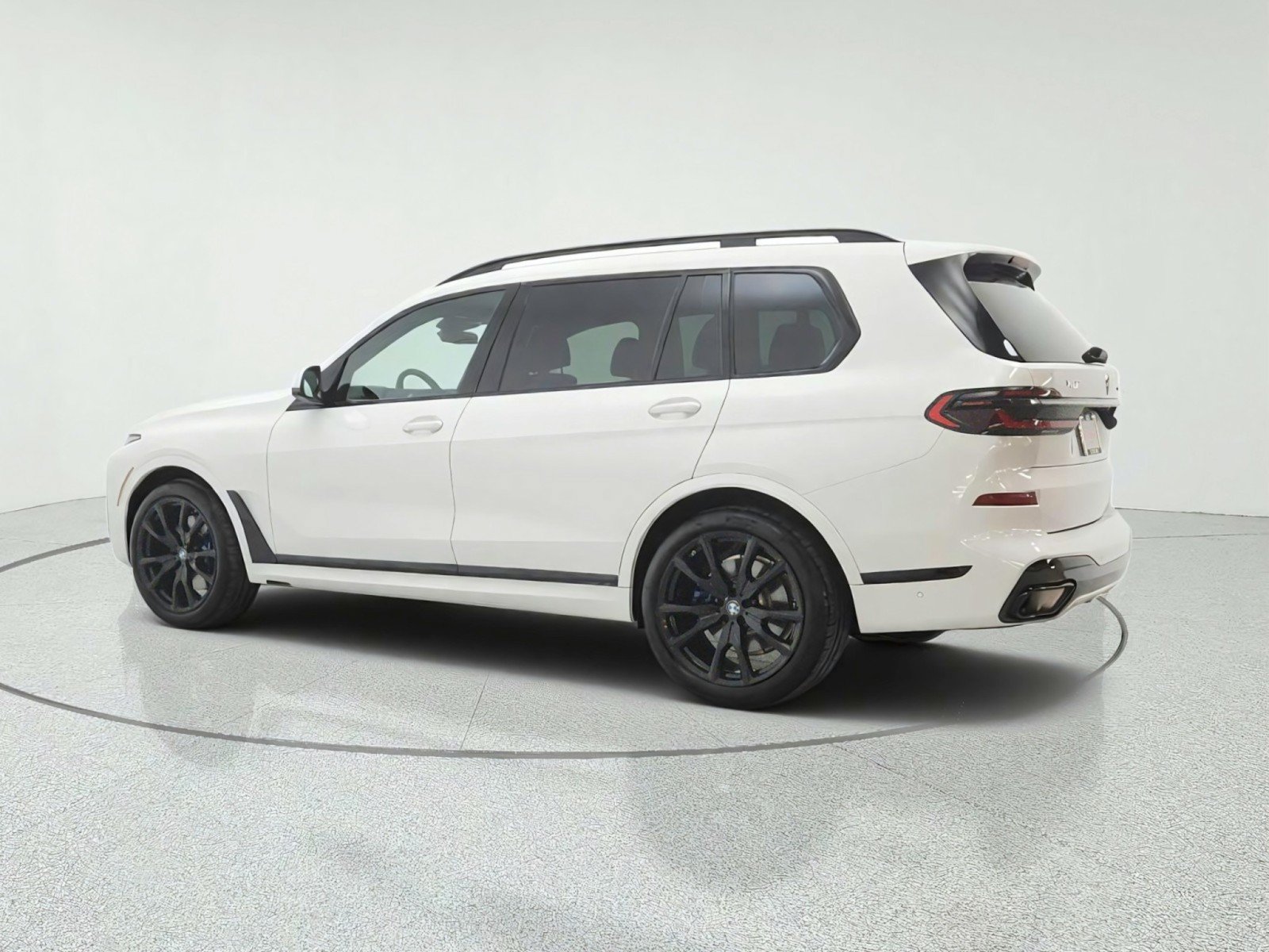 Used 2025 BMW X7 xDrive40i w/ M Sport Package AWD/4WD image 7