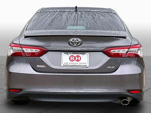 Used 2020 Toyota Camry XLE FWD image 5