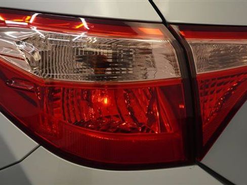 Used 2019 Toyota Corolla LE FWD image 33