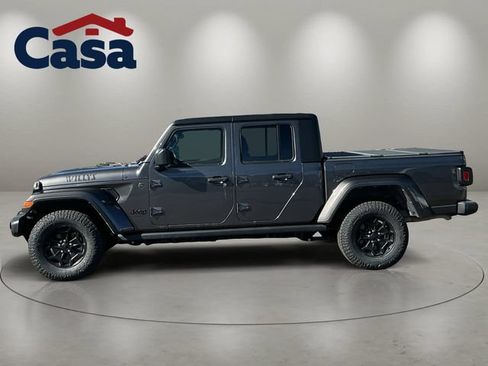 Used 2022 Jeep Gladiator Sport AWD/4WD image 3
