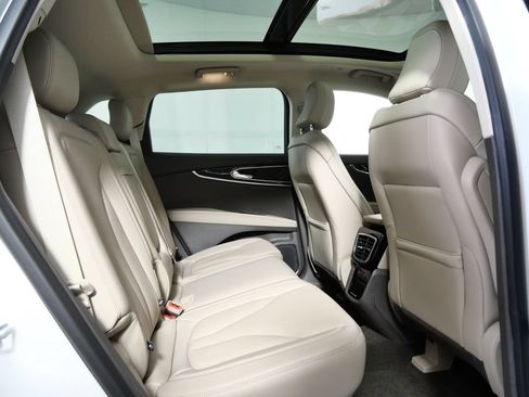 Certified 2022 Lincoln Nautilus Reserve w/ Equipment Group 201A AWD/4WD image 12