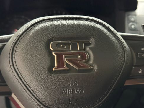 Used 2019 Nissan GT-R Premium w/ Premium Interior Package image 20