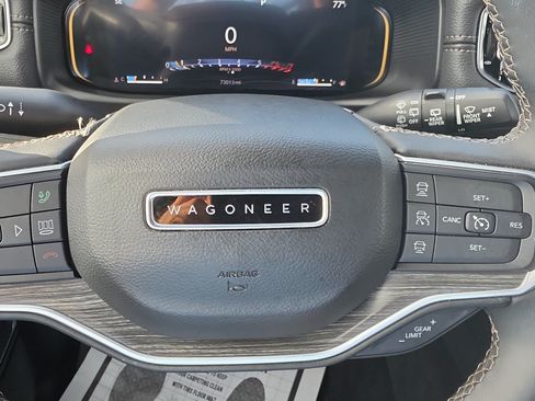 Used 2024 Jeep Wagoneer L Series II w/ Flexible Seating Group AWD/4WD image 11