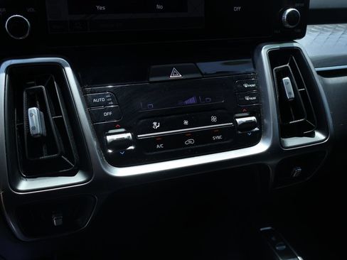 Certified 2023 Kia Sorento S FWD image 39