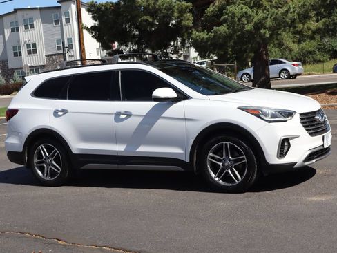 Used 2017 Hyundai Santa Fe Limited AWD/4WD image 2