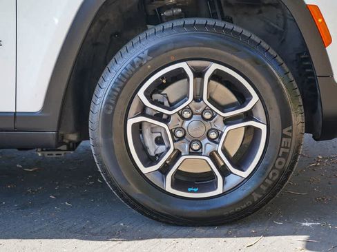 Used 2022 Jeep Grand Cherokee Trailhawk w/ Luxury Tech Group III AWD/4WD image 9