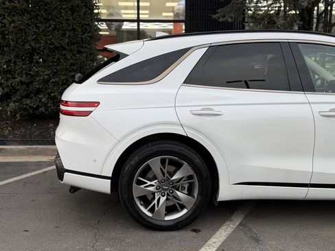 Used 2022 Genesis GV70 3.5T Sport w/ Sport Advanced Package image 21