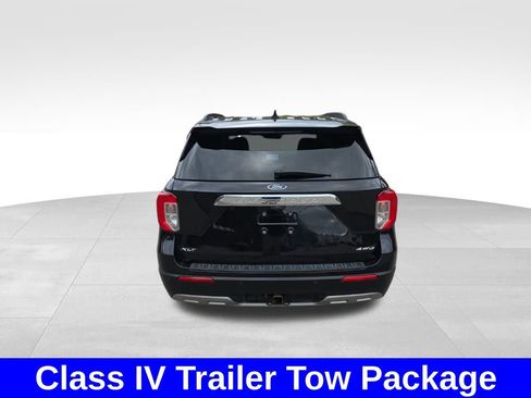 Certified 2022 Ford Explorer XLT w/ Equipment Group 202A image 8