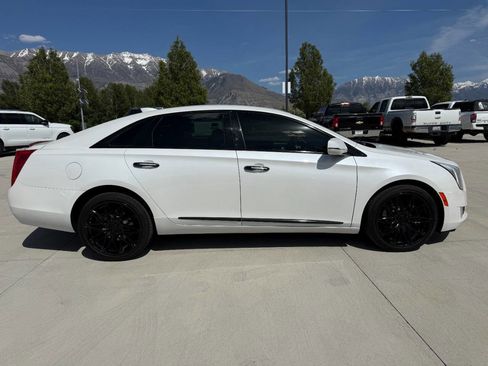 Used 2016 Cadillac XTS Vsport Platinum AWD/4WD image 2