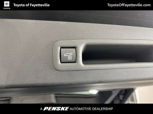 Used 2026 Toyota Sienna XSE FWD image 24