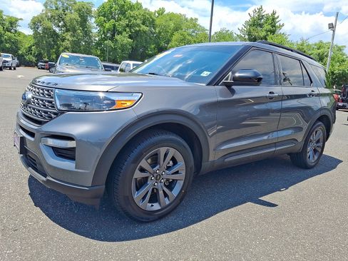 Certified 2023 Ford Explorer XLT w/ Equipment Group 202A AWD/4WD image 5