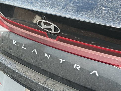 Used 2024 Hyundai Elantra SEL FWD image 11