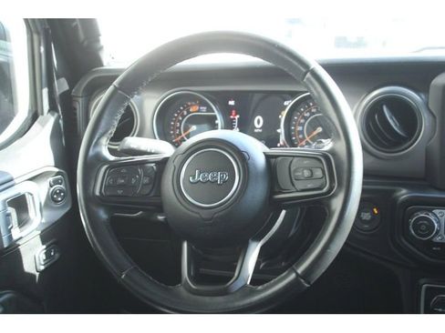 Used 2022 Jeep Wrangler Unlimited Sport AWD/4WD image 16