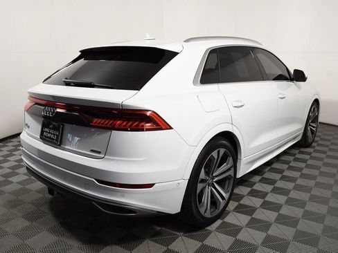 Used 2019 Audi Q8 Prestige w/ Luxury Package AWD/4WD image 6
