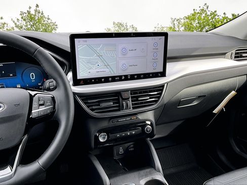 New 2024 Ford Escape SE w/ PHEV Premium Package image 7