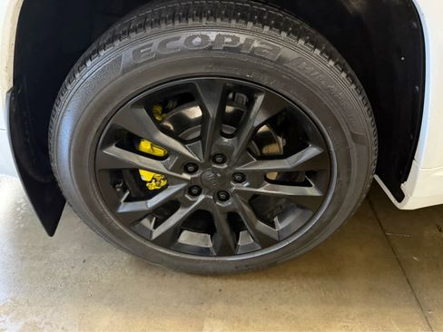 Used 2022 Jeep Grand Cherokee L Overland w/ Luxury Tech Group IV image 40