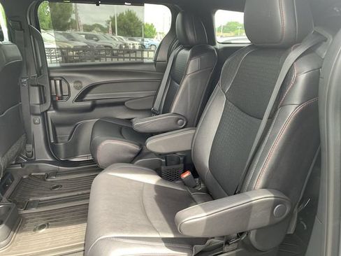 Used 2025 Toyota Sienna XSE FWD image 15