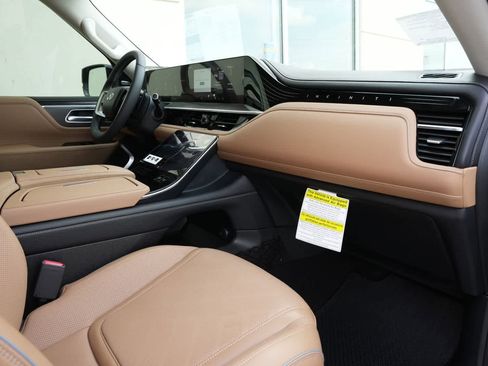 New 2026 INFINITI QX80 Luxe RWD image 22