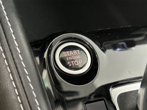 Used 2020 Nissan Kicks SR w/ SR Premium Package image 19