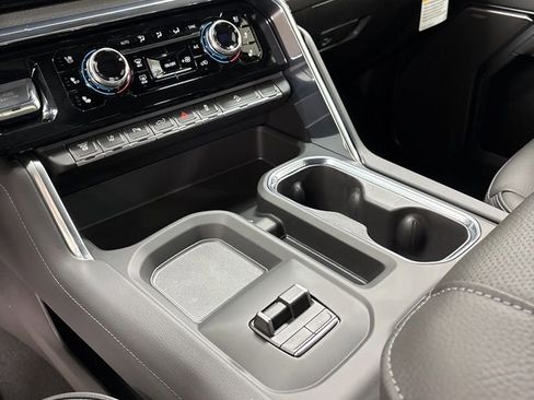 New 2026 GMC Sierra 2500 Denali w/ Denali Reserve Package image 15