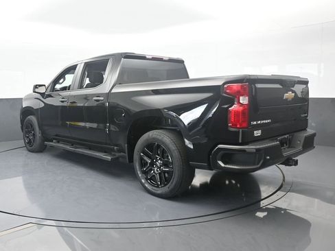 Used 2023 Chevrolet Silverado 1500 Custom image 4