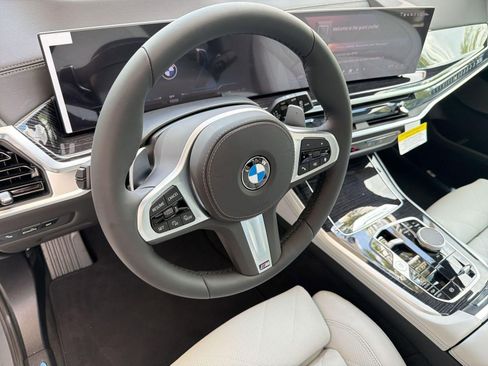 New 2026 BMW X5 xDrive40i w/ M Sport Package AWD/4WD image 4