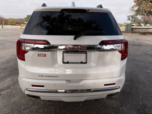 Used 2022 GMC Acadia Denali w/ Denali Ultimate Package image 4