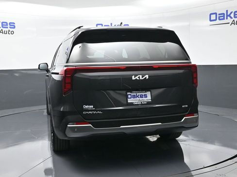 Certified 2025 Kia Carnival SX image 7