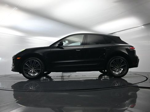 Certified 2025 Porsche Macan image 47