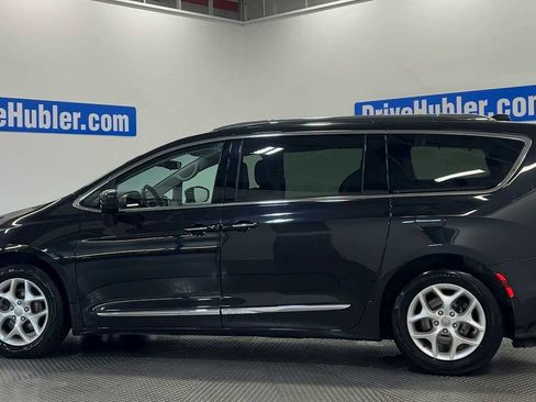 Used 2018 Chrysler Pacifica Touring-L w/ Tire & Wheel Group FWD image 5