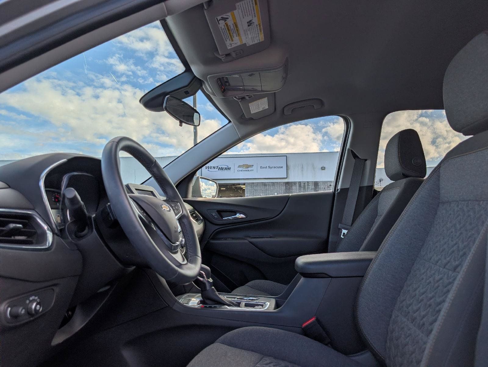 Used 2024 Chevrolet Equinox LT AWD/4WD image 8
