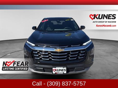 Used 2025 Chevrolet Equinox LT AWD/4WD image 2