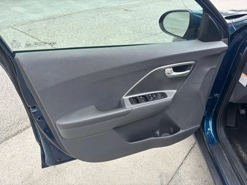Used 2020 Kia Niro LX FWD image 21
