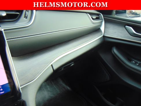 Certified 2024 Jeep Grand Cherokee Limited image 28