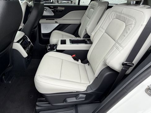 Used 2025 Lincoln Aviator Reserve w/ Equipment Group 201A image 19