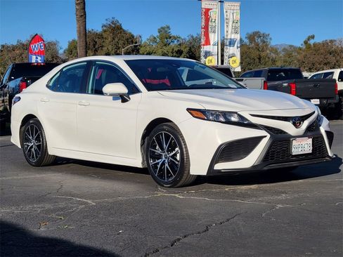 Used 2023 Toyota Camry SE image 31